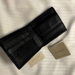 Authentic men’s Gucci wallet